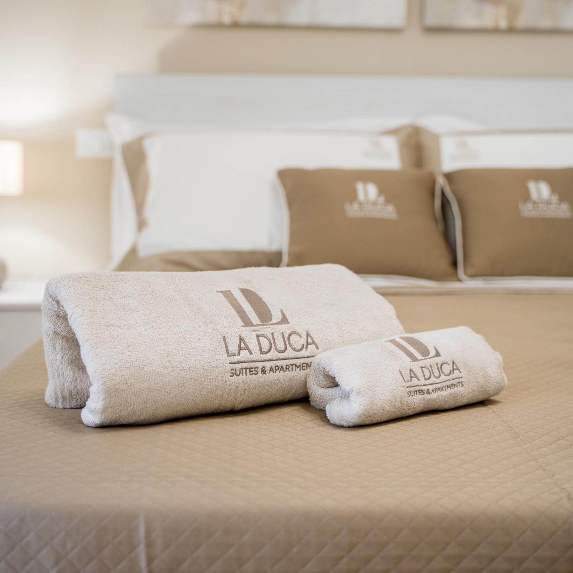 La Duca Suites & Apartments Palermo Exteriör bild